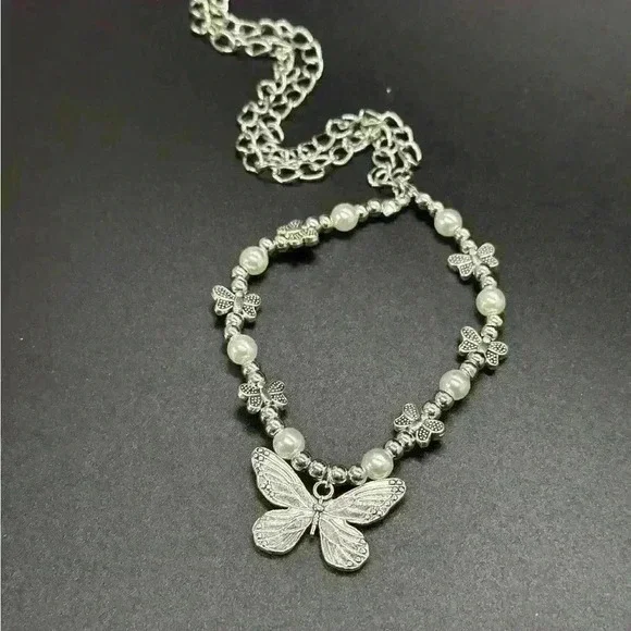 Butterfly Necklace Choker with Pearl charms. Coquette charm necklace 💗 - Picture 3 of 4